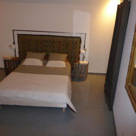 Le Planet 52 Apartment ลีล-ซูร์-ลา-ซอร์ก ภายนอก รูปภาพ