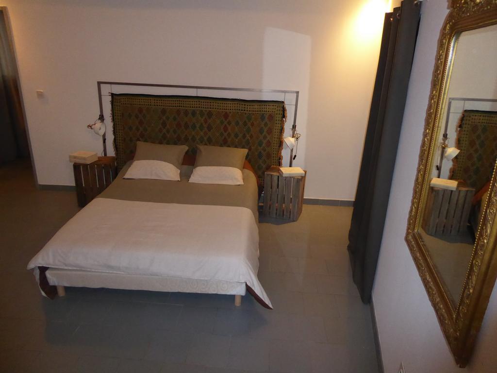 Le Planet 52 Apartment ลีล-ซูร์-ลา-ซอร์ก ภายนอก รูปภาพ